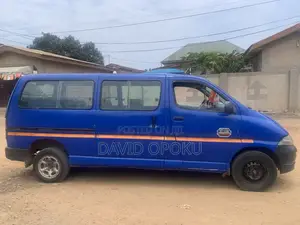 Toyota HiAce 2004 Blue