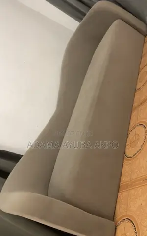 Modern
Sofa Set: Living Room Sofa