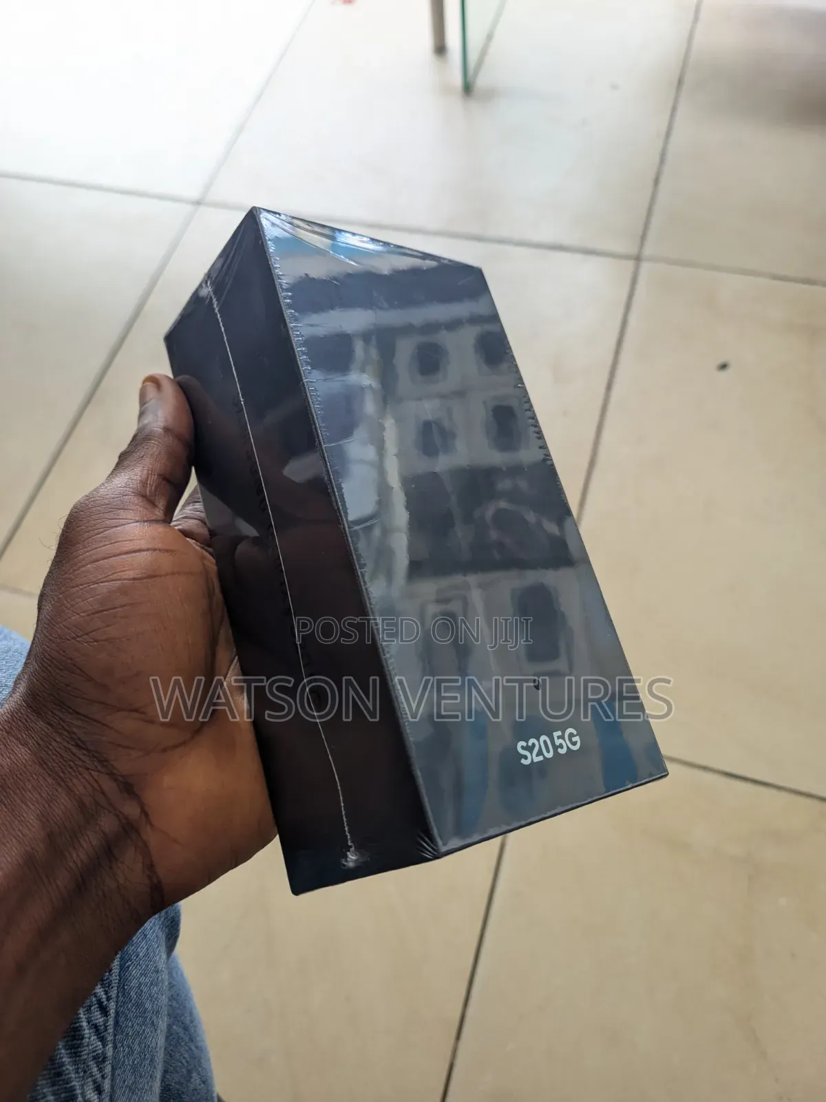 New Samsung Galaxy S20 128 GB Gold