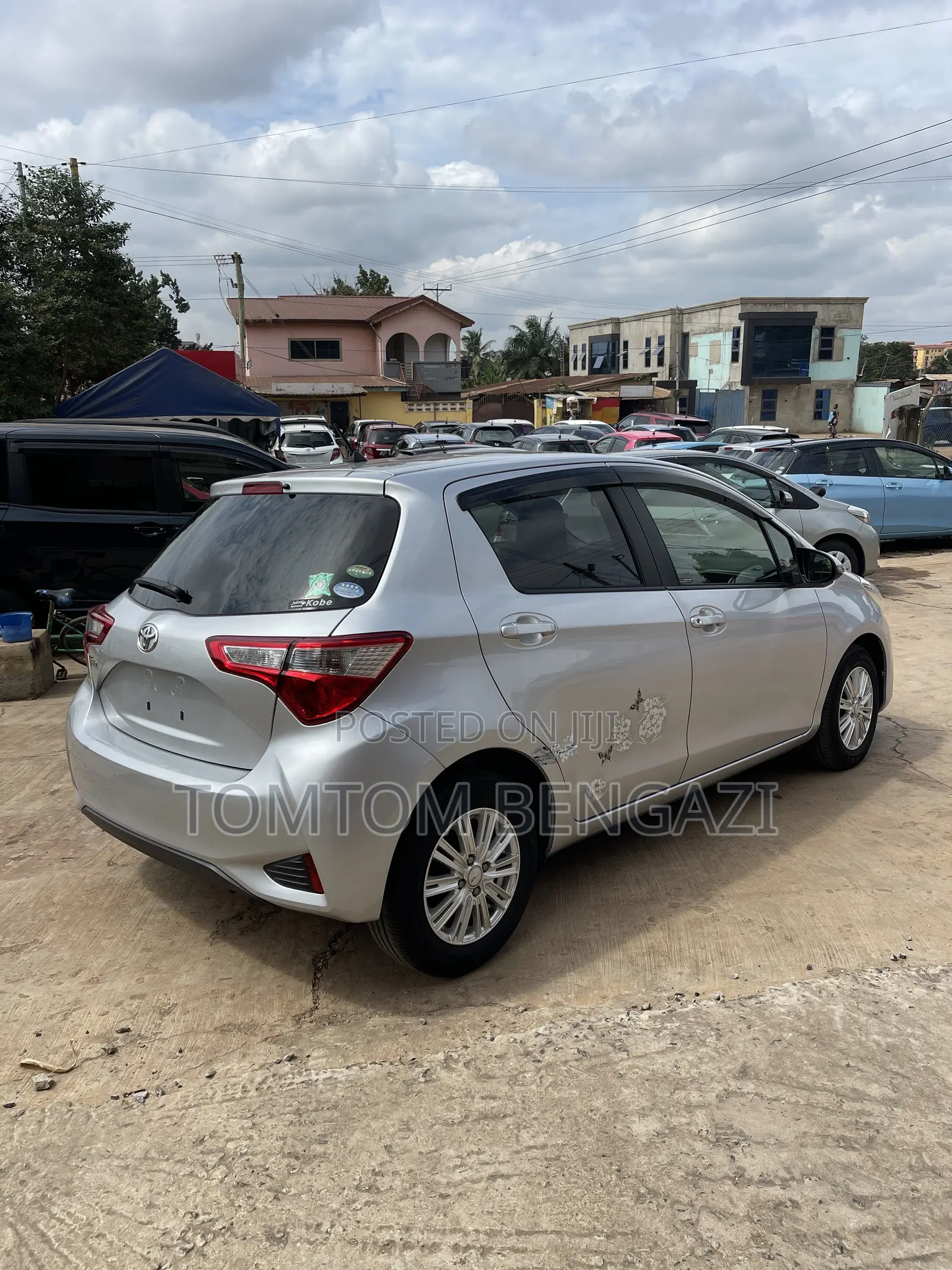 Toyota Vitz 1.3 AWD 5dr 2017 Silver