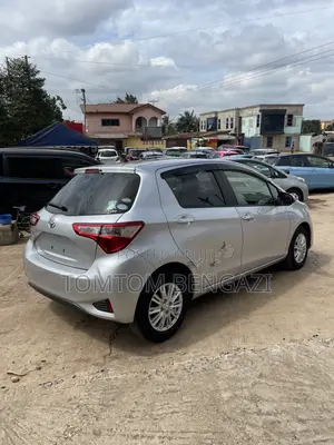 Toyota Vitz 1.3 AWD 5dr 2017 Silver