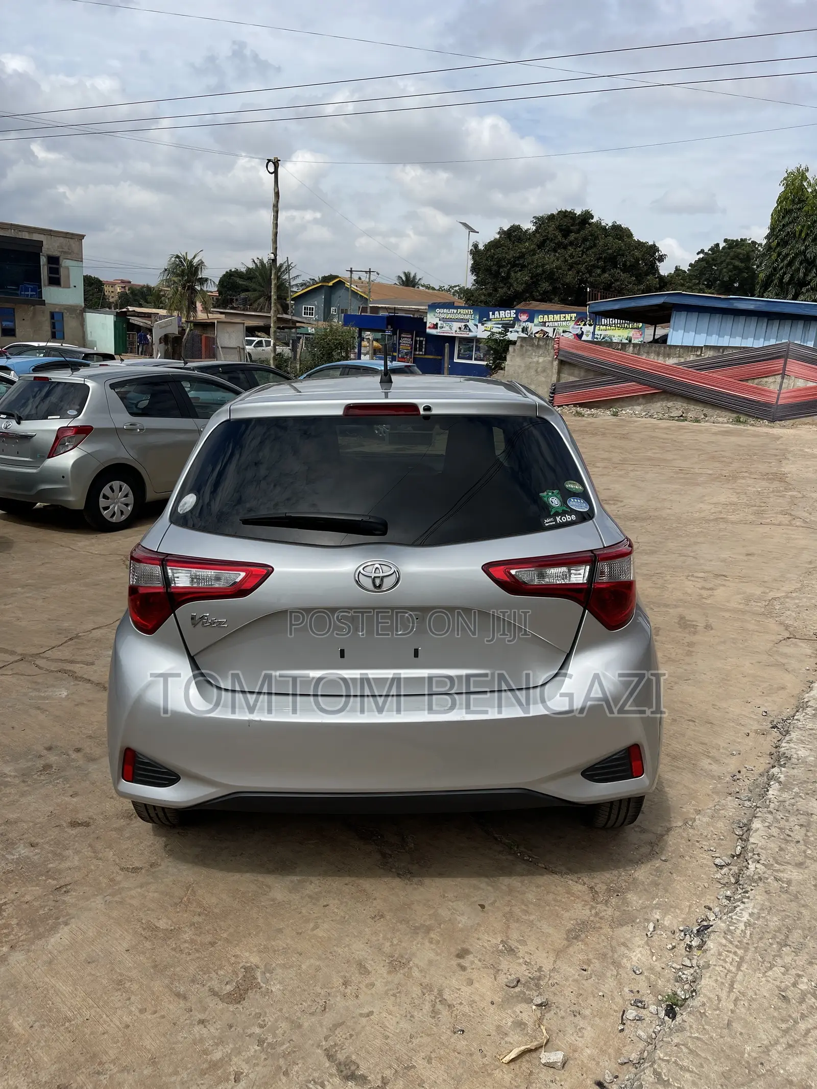 Toyota Vitz 1.3 AWD 5dr 2017 Silver