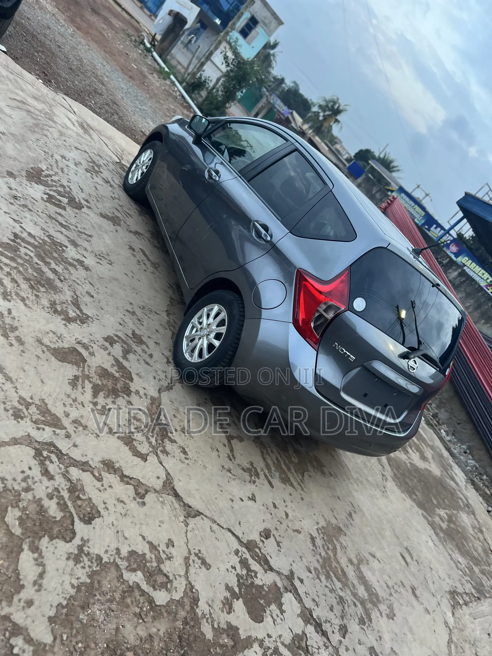 Nissan Note 1.6 Petrol 2015 Gray