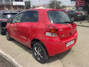 Toyota Vitz 2010 Red