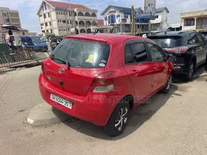 Toyota Vitz 2010 Red
