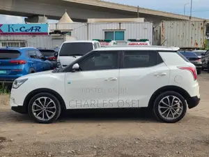 SsangYong Tivoli 2017 White