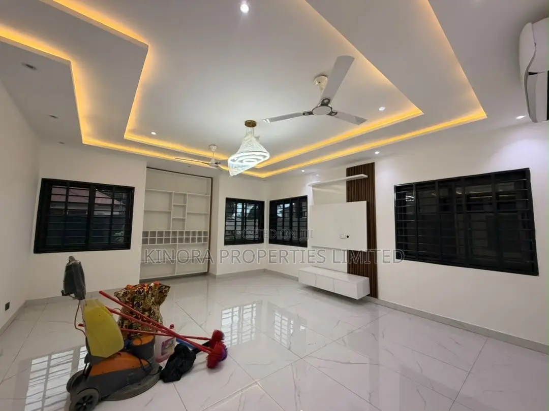 4bdrm Duplex in Ashaley Botwe for rent
