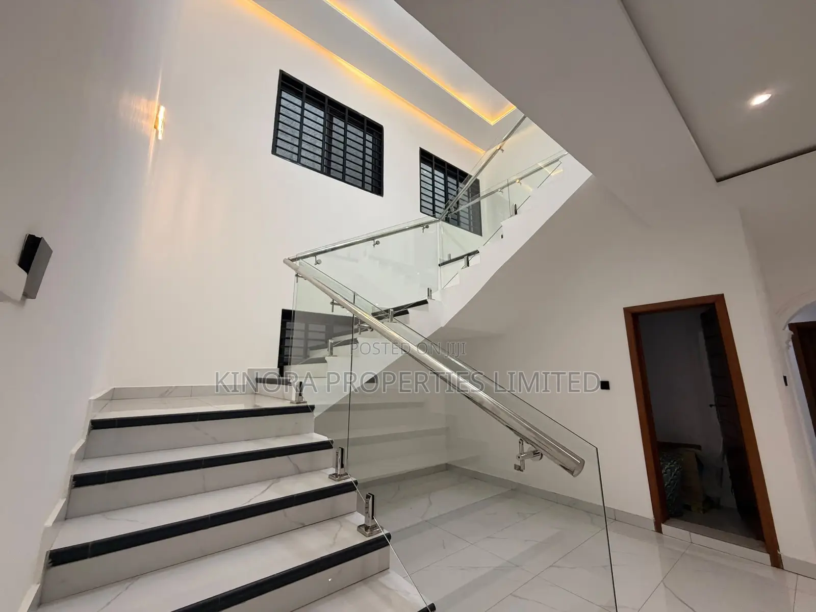 4bdrm Duplex in Ashaley Botwe for rent