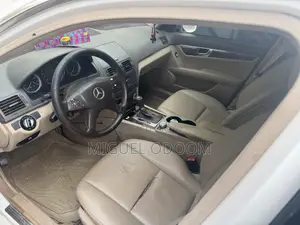 Mercedes-Benz C300 Sport 4Matic Sedan AWD (3.0L 6cyl 7A) 2010 White