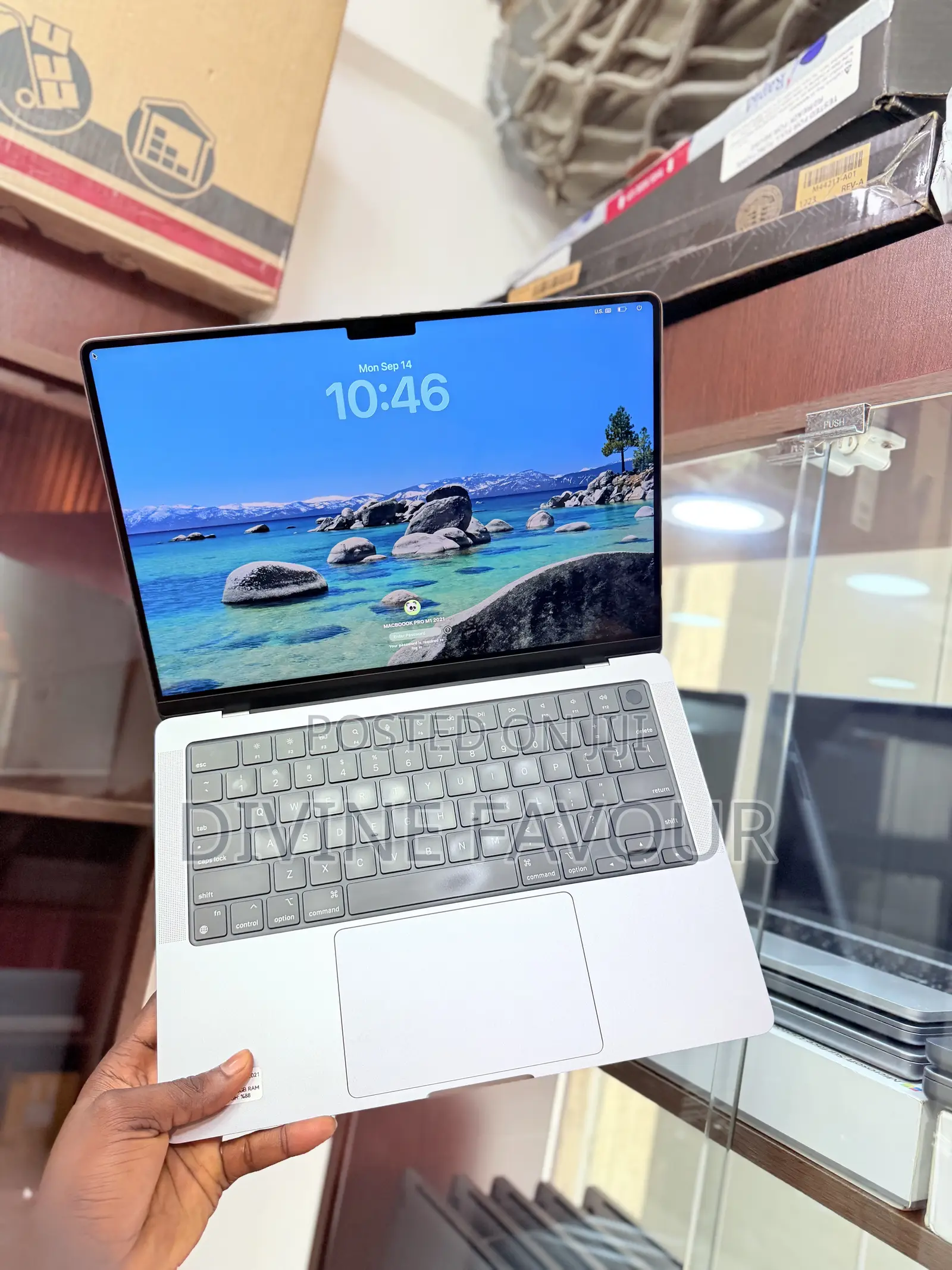 Laptop Apple MacBook Pro 2021 M1 16GB Apple M1 Pro SSD 512GB