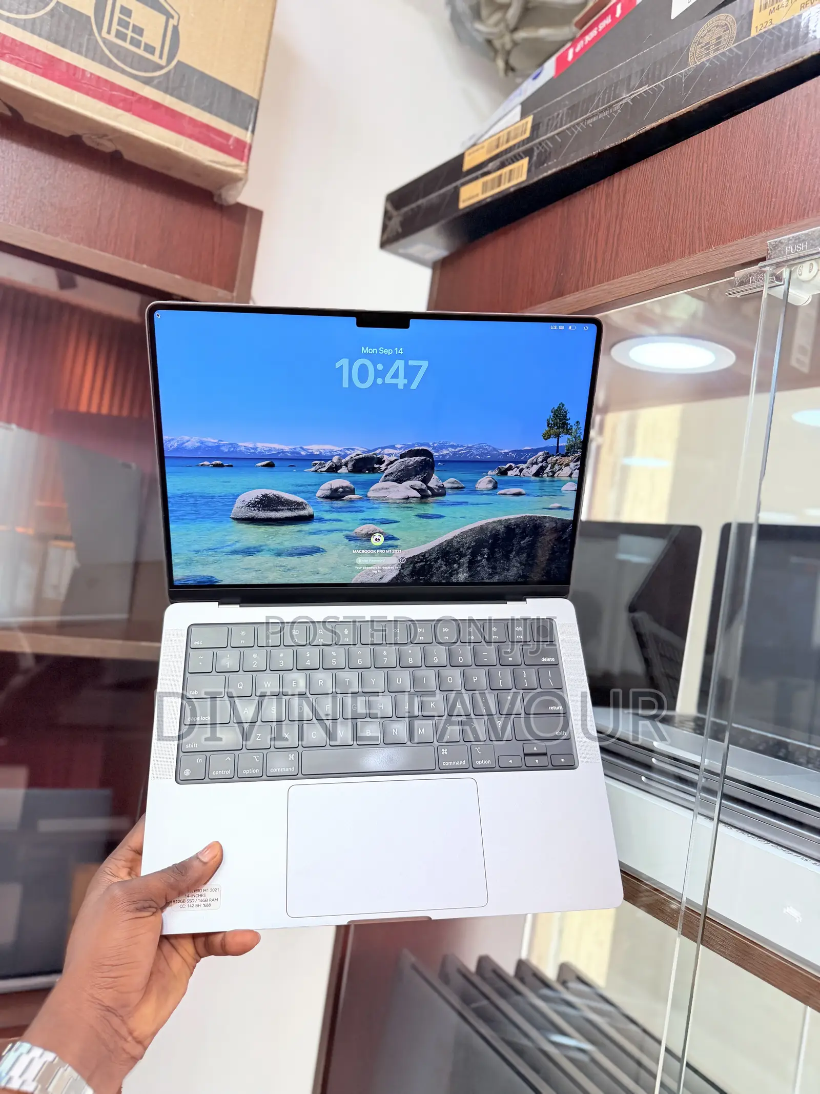 Laptop Apple MacBook Pro 2021 M1 16GB Apple M1 Pro SSD 512GB