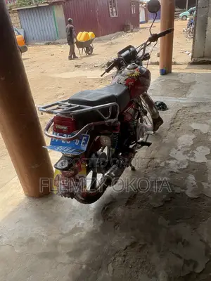 Royal Motorcycle 2025 Red