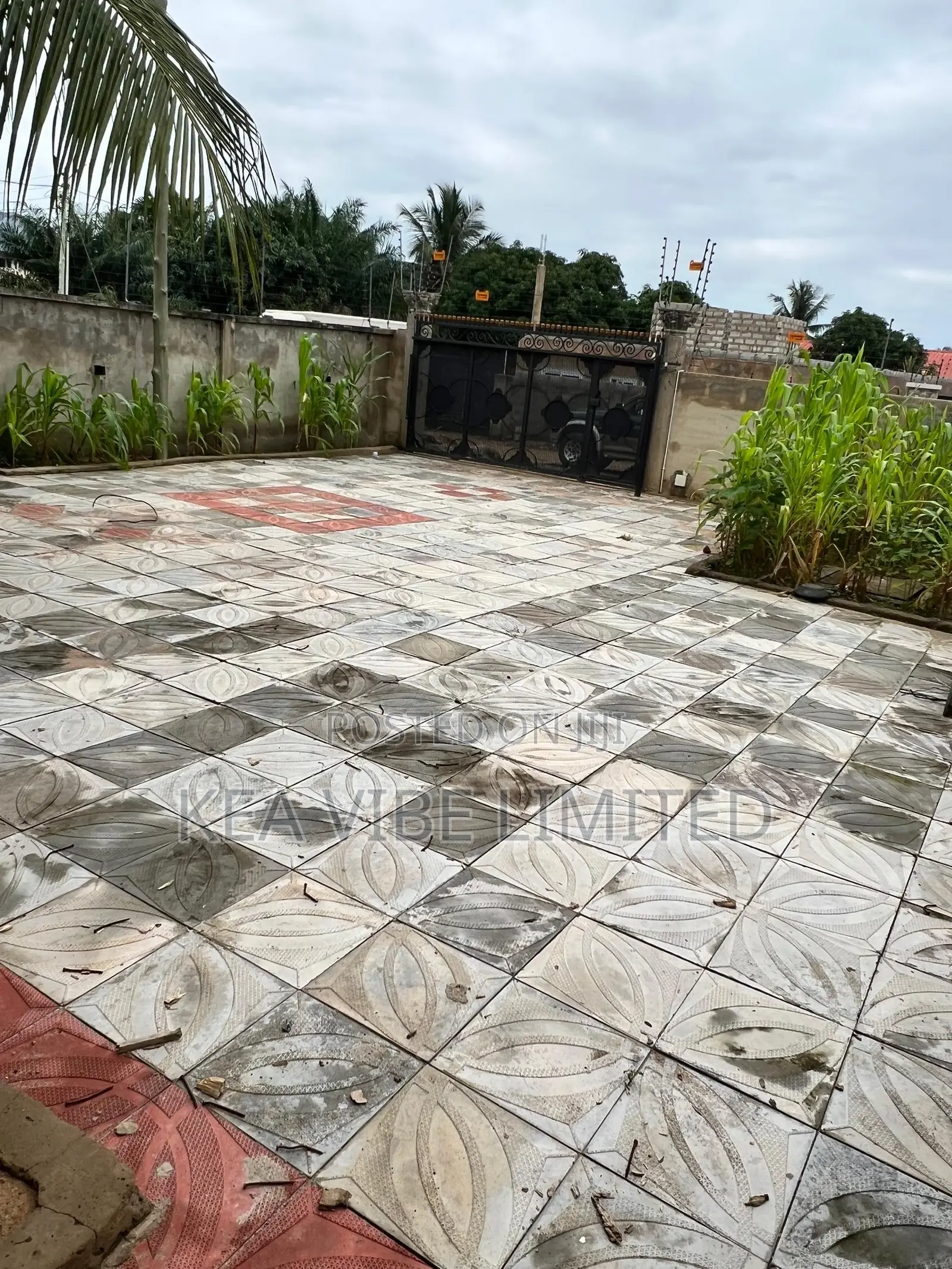 5bdrm House in Olebu for sale