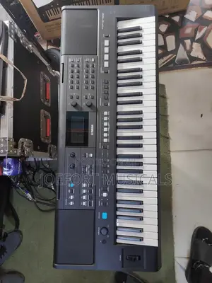 Yamaha PSR-E483