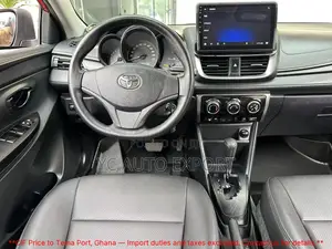 Toyota Yaris 1.5 Sedan L 2020 Red