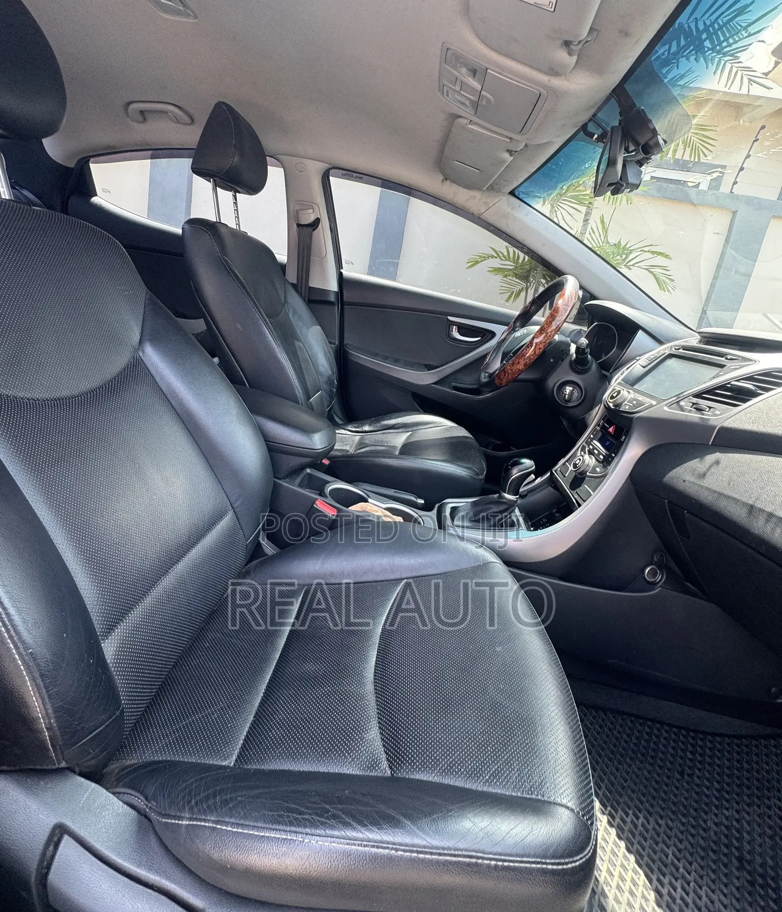Hyundai Elantra SE Sedan FWD (1.8L 4cyl 6A) 2016 Black