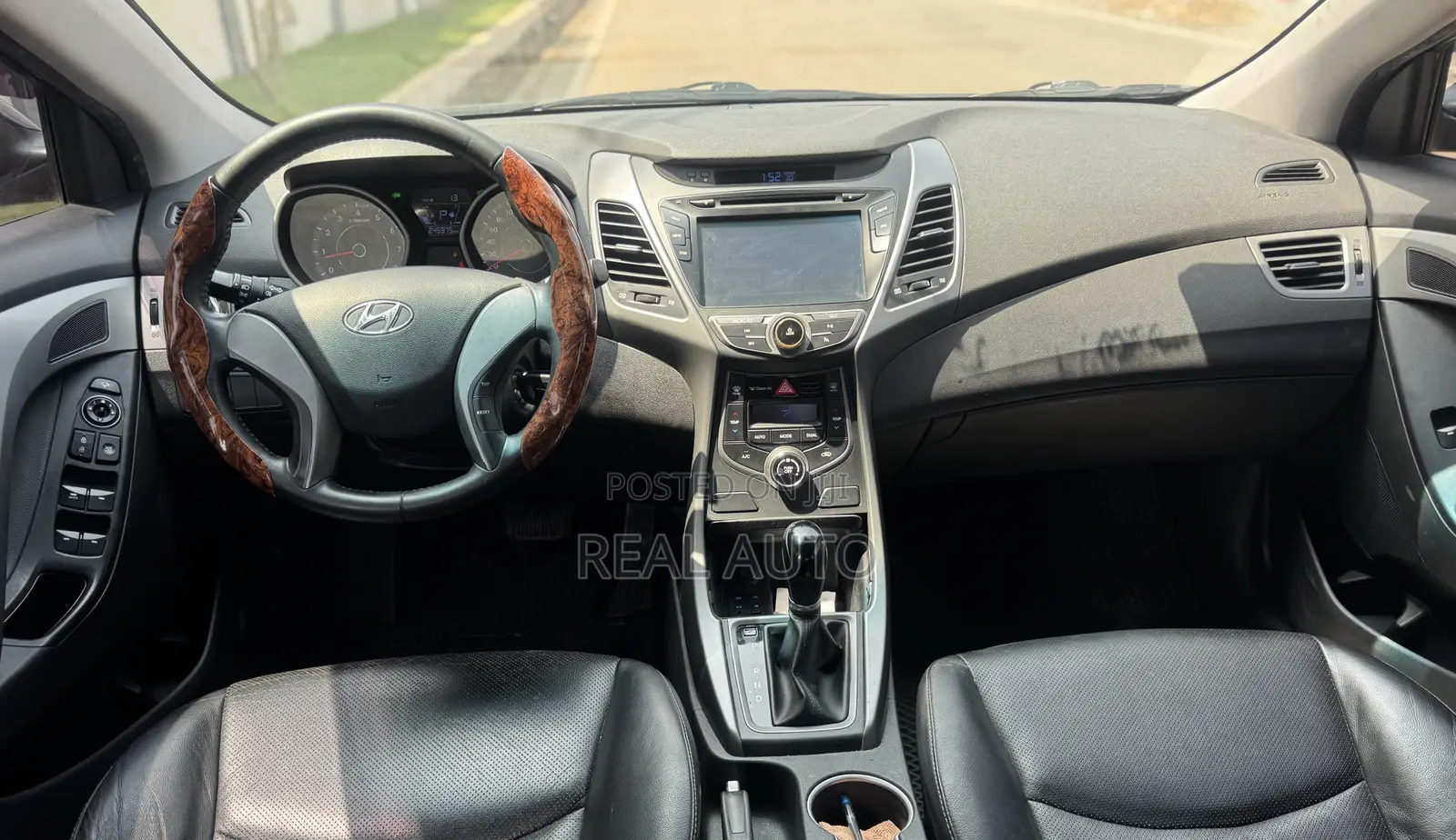 Hyundai Elantra SE Sedan FWD (1.8L 4cyl 6A) 2016 Black