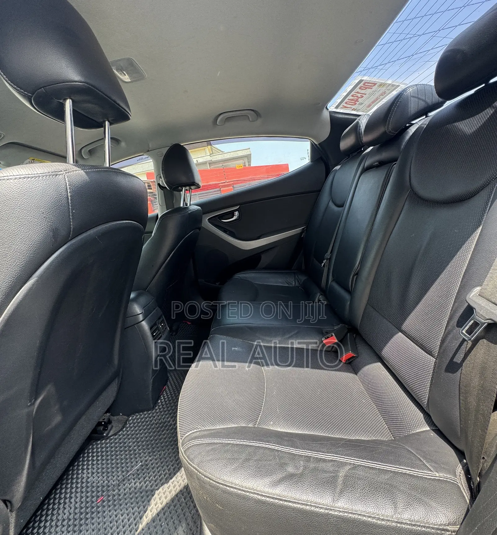 Hyundai Elantra SE Sedan FWD (1.8L 4cyl 6A) 2016 Black