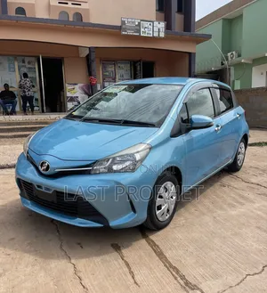 Toyota Vitz 1.3 FWD 5dr 2015 Blue