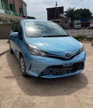 Toyota Vitz 1.3 FWD 5dr 2015 Blue