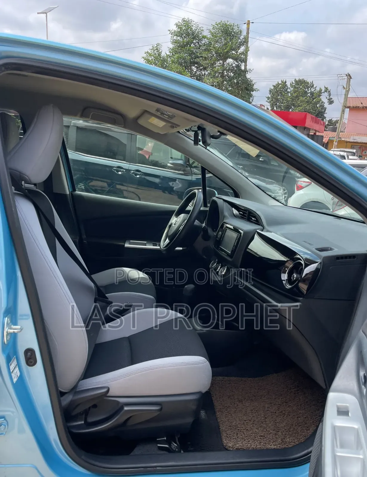 Toyota Vitz 1.3 FWD 5dr 2015 Blue