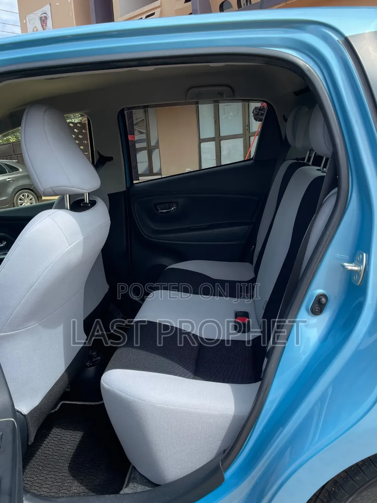 Toyota Vitz 1.3 FWD 5dr 2015 Blue