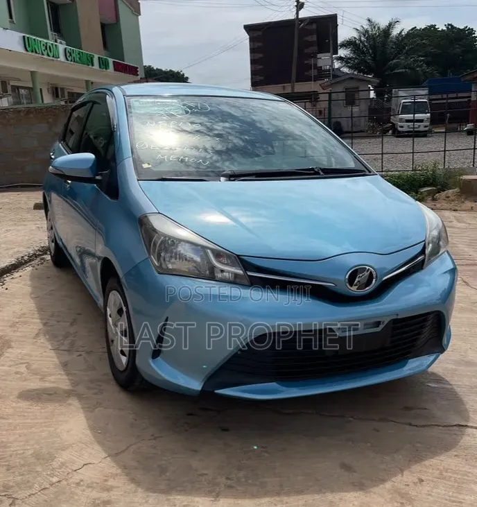 Toyota Vitz 1.3 FWD 5dr 2015 Blue