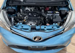 Toyota Vitz 1.3 FWD 5dr 2015 Blue