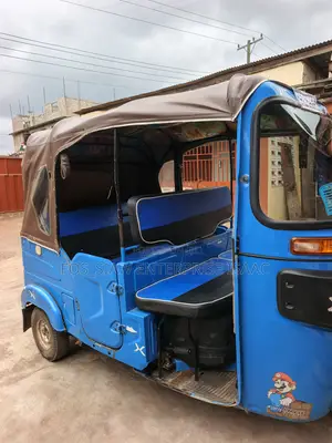 Bajaj Avenger 150 Street 2025 Blue