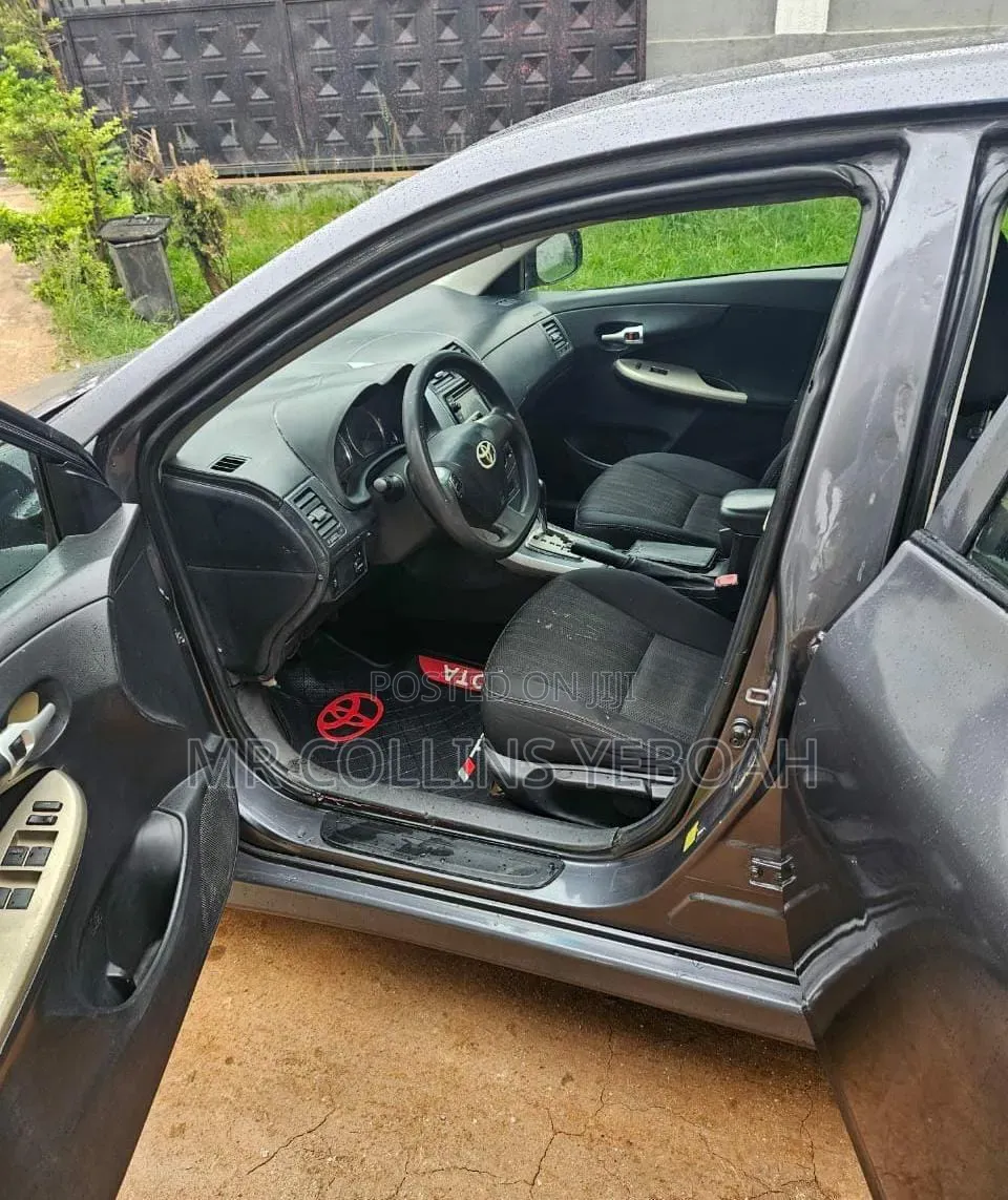 Toyota Corolla 2013 Gray