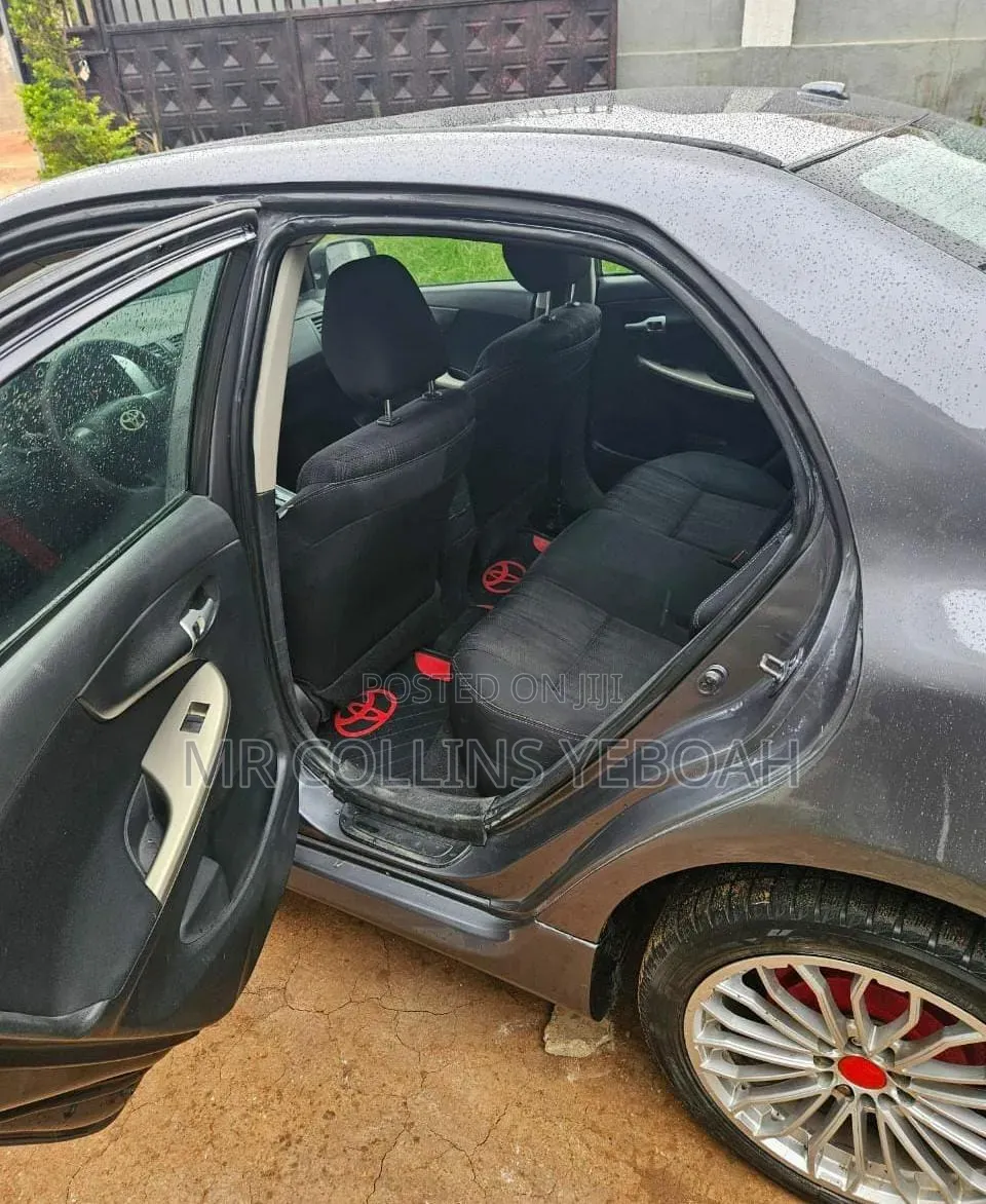 Toyota Corolla 2013 Gray