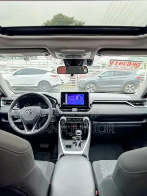 Toyota RAV4 XLE AWD 2024 Red