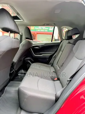 Toyota RAV4 XLE AWD 2024 Red