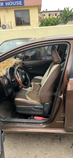 Toyota Vitz 1.3 AWD 3dr 2012 Brown
