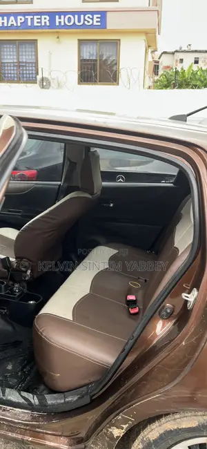 Toyota Vitz 1.3 AWD 3dr 2012 Brown