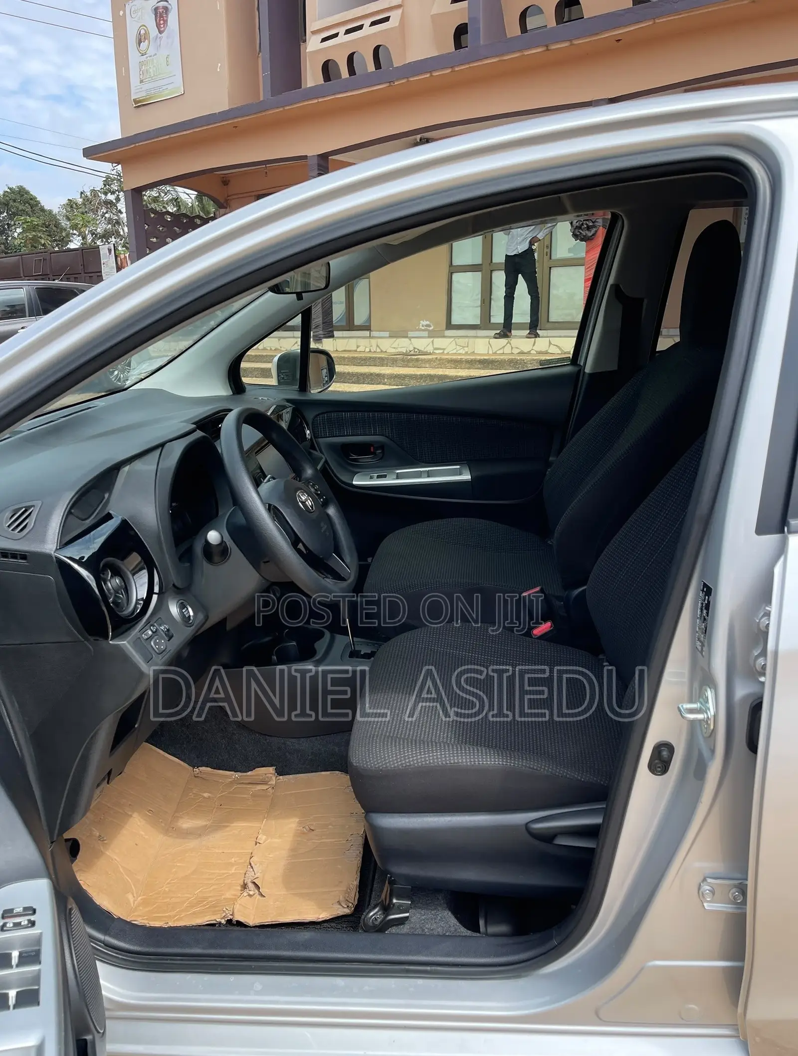 Toyota Vitz 1.3 AWD 3dr 2017 Silver