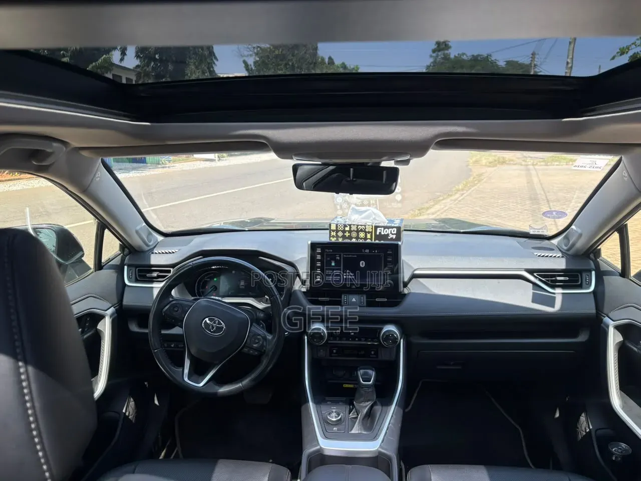 Toyota RAV4 2024 Silver