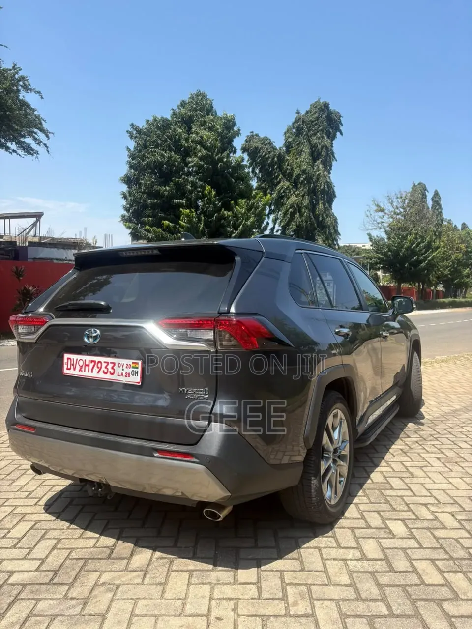 Toyota RAV4 2024 Silver