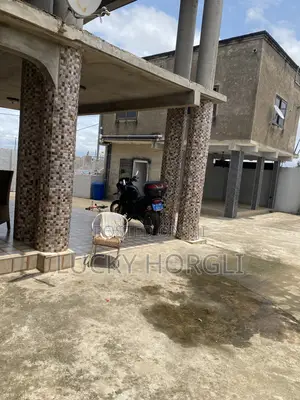 8bdrm House in Amasaman for sale