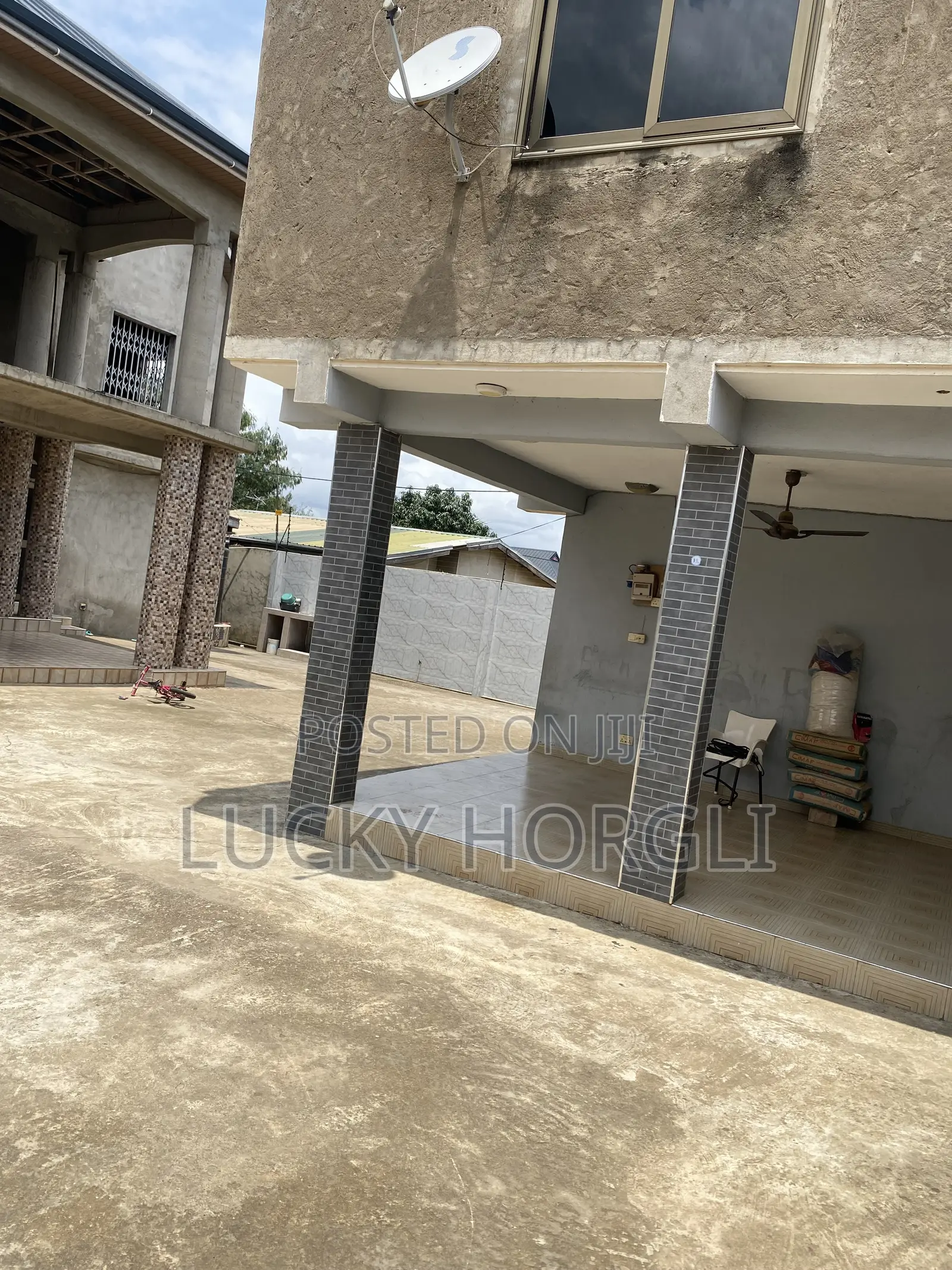 8bdrm House in Amasaman for sale
