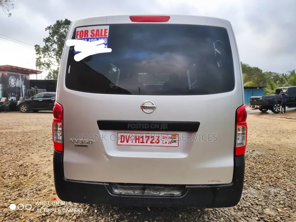 Nissan Caravan (Urvan) 2016 Silver