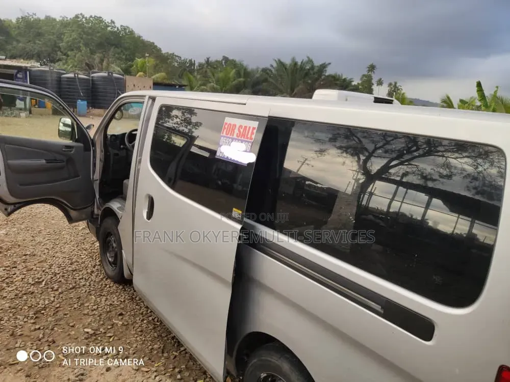 Nissan Caravan (Urvan) 2016 Silver