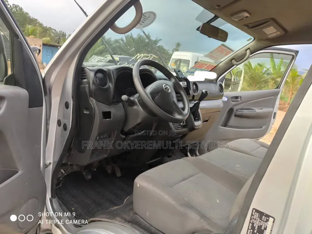 Nissan Caravan (Urvan) 2016 Silver