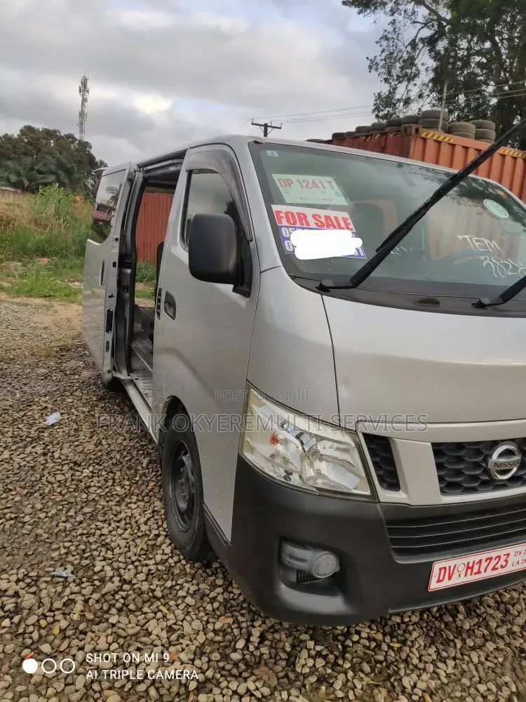 Nissan Caravan (Urvan) 2016 Silver