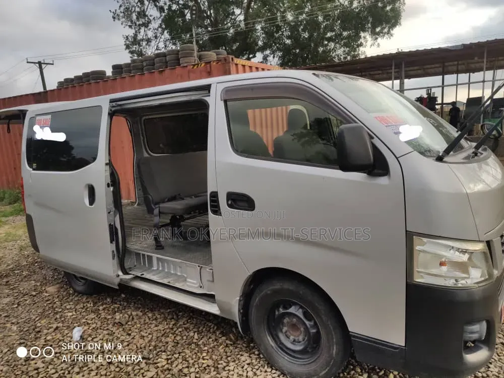 Nissan Caravan (Urvan) 2016 Silver