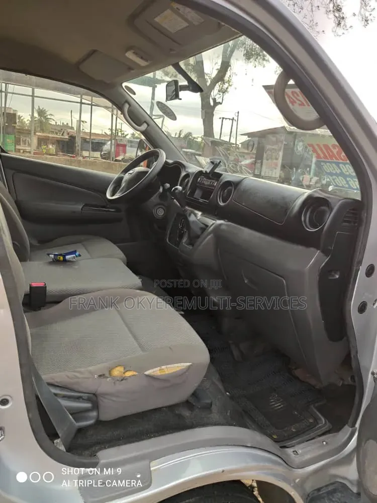 Nissan Caravan (Urvan) 2016 Silver