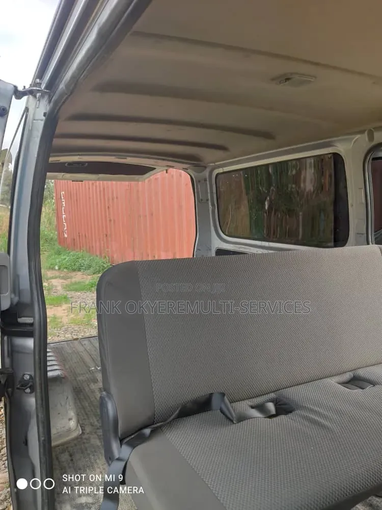 Nissan Caravan (Urvan) 2016 Silver