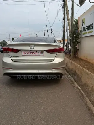 Hyundai Elantra 2017 Gold