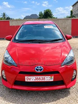 Toyota Aqua 2013 Red