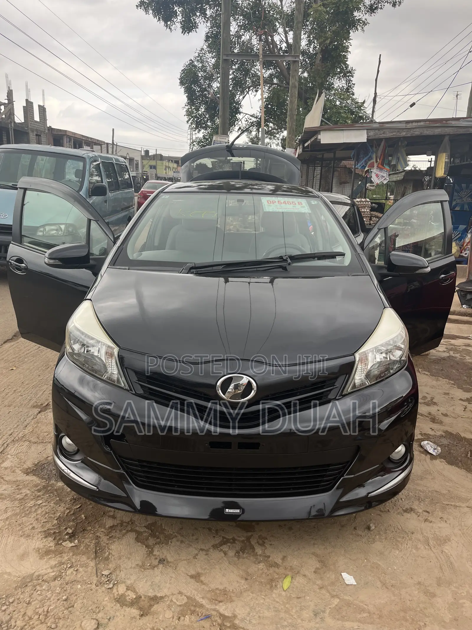 Toyota Vitz 1.3 FWD 5dr 2011 Black